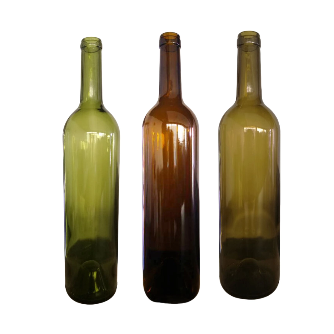 علبة كرتون بيضاء فارغة