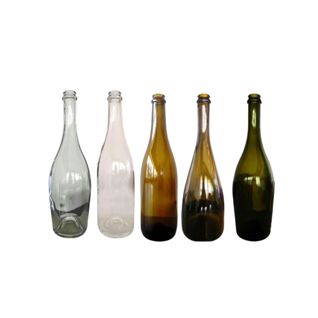 علبة كرتون بيضاء فارغة